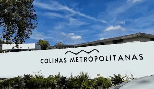 feature image of Colinas Metropolitanas en Guaynabo: ¿Por qué las casas pasaron de $54K a $365K en 2026?