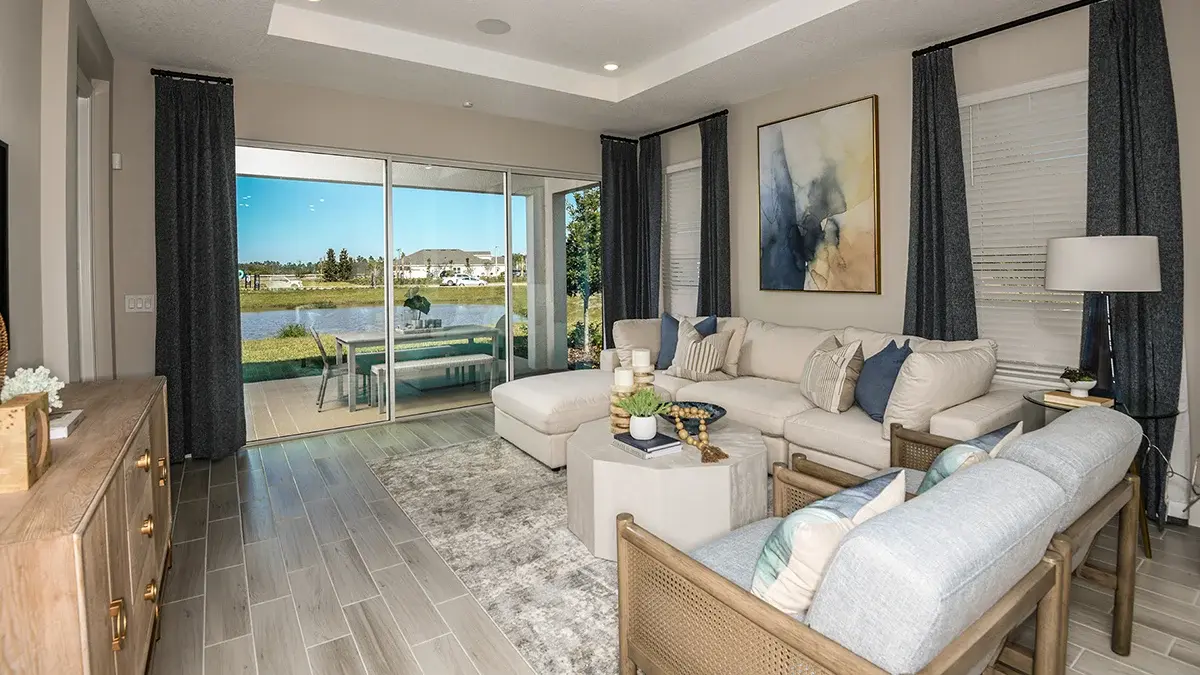 Esp-at-Center-Lake-Caicos-2600-1200x675