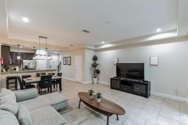 Davenport, FL 33896,8083 Brooksville Dr