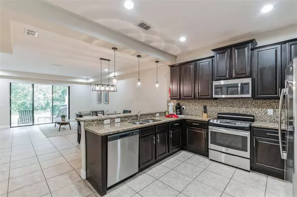 8083 Brooksville Drive, Davenport, FL 33896