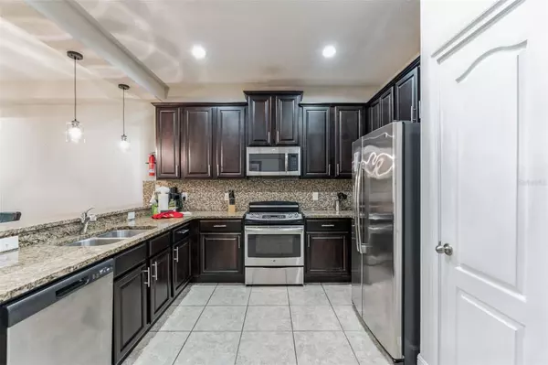 8083 Brooksville Drive, Davenport, FL 33896