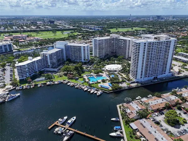 2500 PARKVIEW DR #1710, Hallandale Beach, FL 33009
