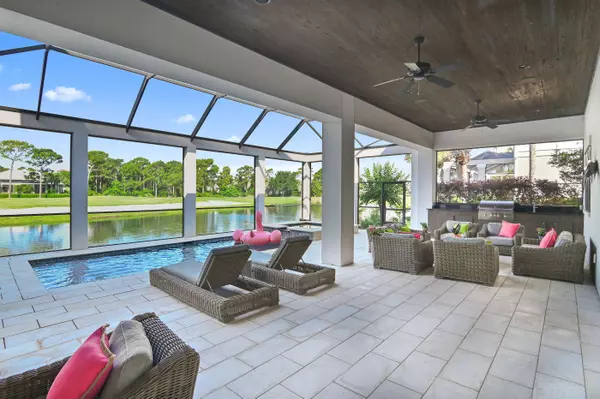 489 Regatta Bay Boulevard, Destin, FL 32541