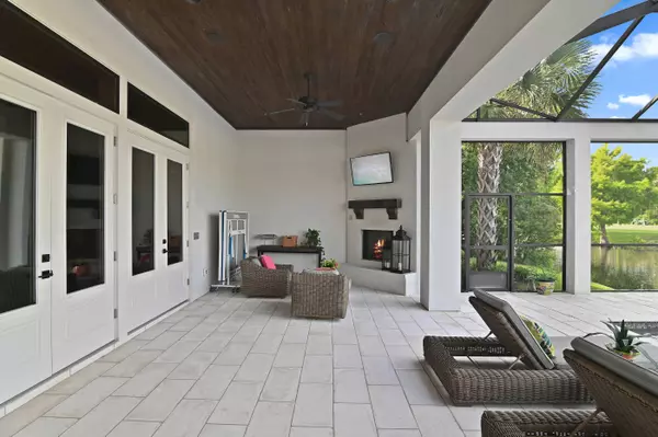 489 Regatta Bay Boulevard, Destin, FL 32541