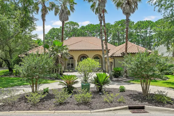 428 Captains CIR, Destin, FL 32541