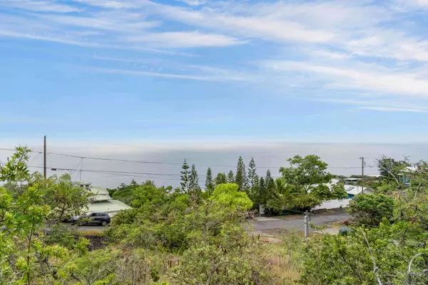 AWAPUHI AVE, Captain Cook, HI 96704