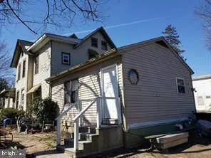 33 S GOVERNORS AVE, Dover, DE 19904