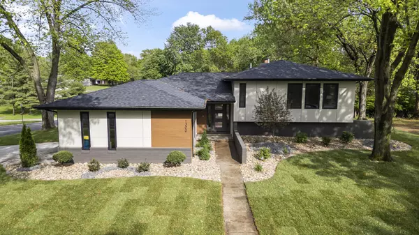 1300 Esic Dr, Edwardsville, IL 62025-3820