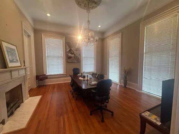 751 S Main St., Grenada, MS 38901