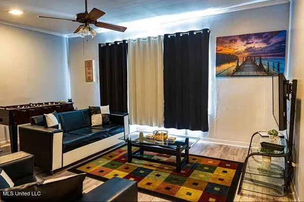 733 S College Street, Grenada, MS 38901