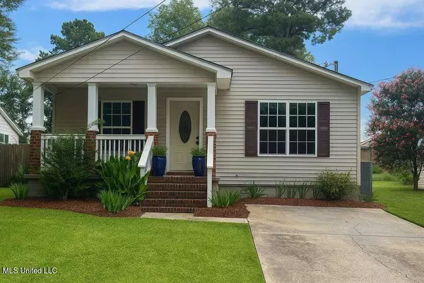 2306 Woods Street, Tupelo, MS 38801