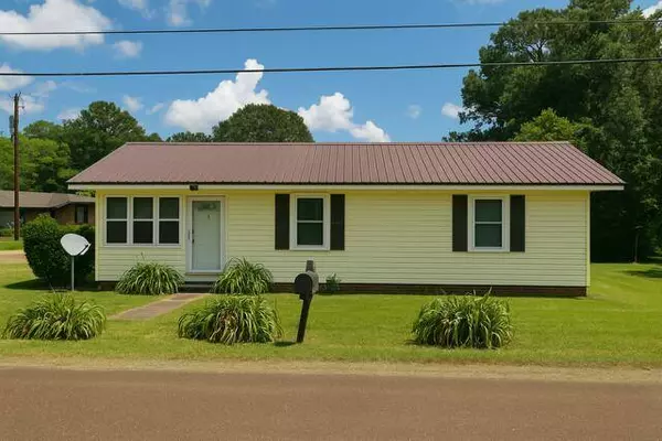 768 Becky St., Grenada, MS 38901