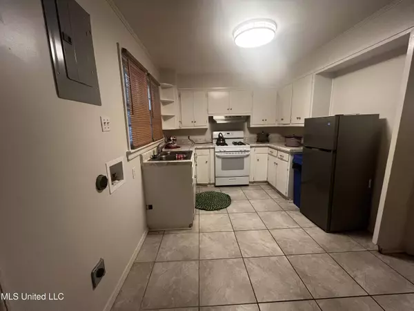 384 Jefferson Street, Grenada, MS 38901