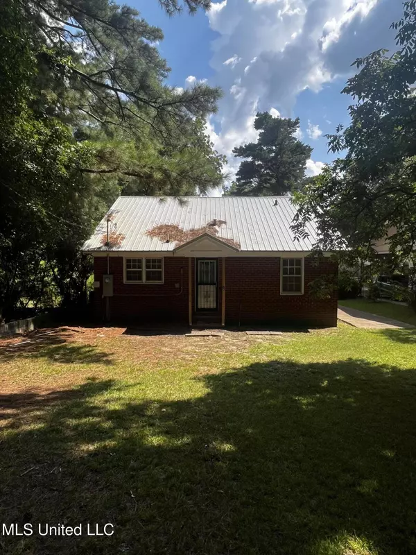 384 Jefferson Street, Grenada, MS 38901