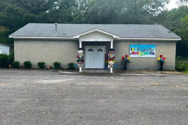 100 James St., Fulton, MS 38843