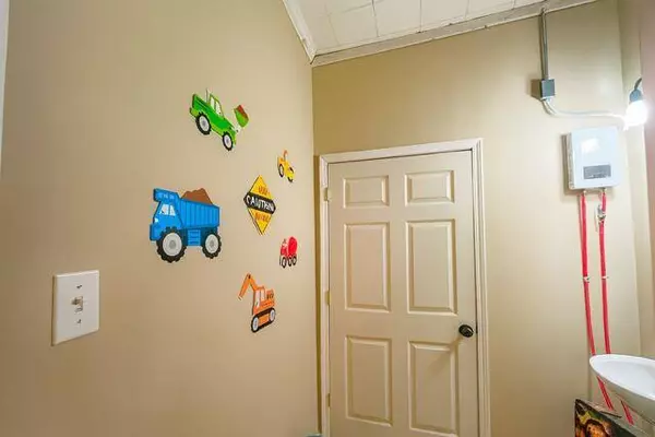 100 James St., Fulton, MS 38843