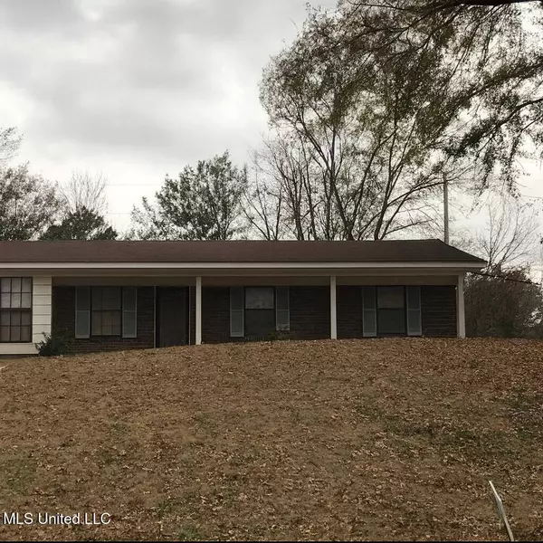 840 White Circle Circle, Grenada, MS 38901