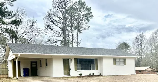 107 Meadow Ln., Houston, MS 38851