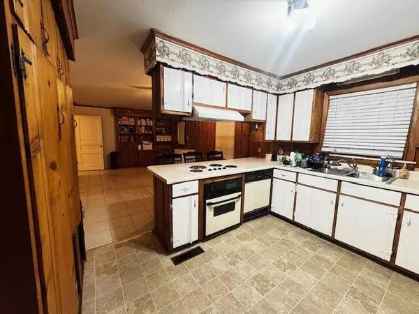 115 Enoch St., Tupelo, MS 38801