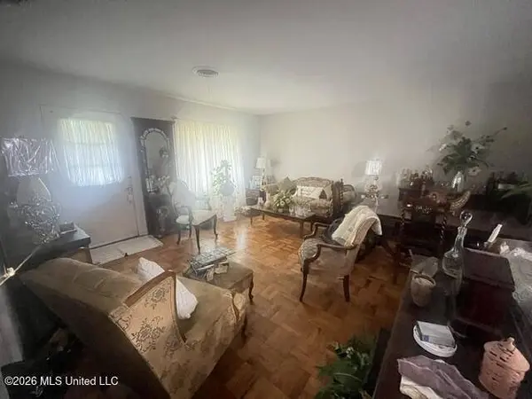 880 South Street, Grenada, MS 38901