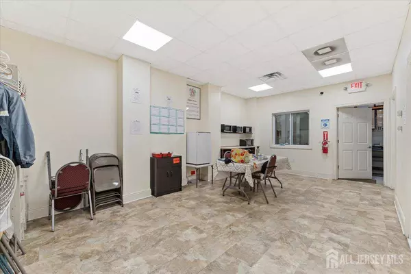 1 American WAY #F, Spotswood, NJ 08884