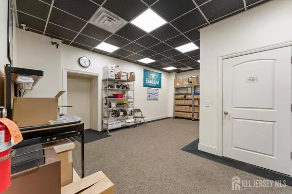 1 American WAY #F, Spotswood, NJ 08884