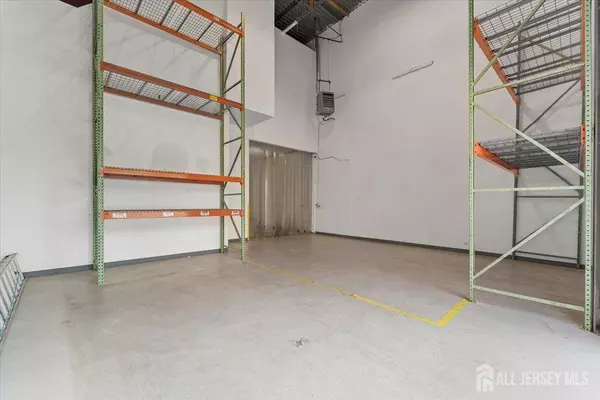 1 American WAY #E, Spotswood, NJ 08884