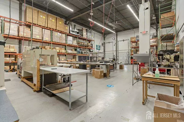 1 American WAY #F, Spotswood, NJ 08884