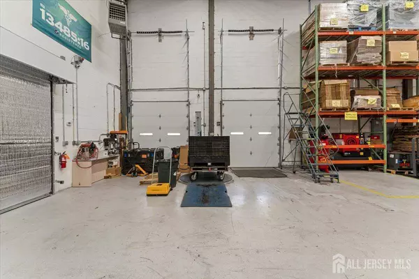 1 American WAY #F, Spotswood, NJ 08884