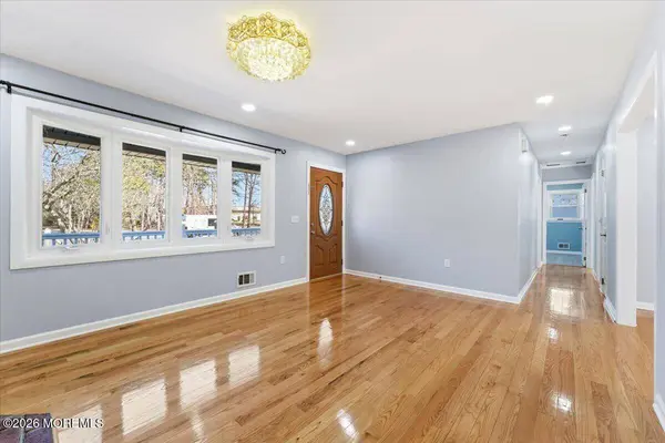 629 W Commodore Boulevard, Jackson, NJ 08527