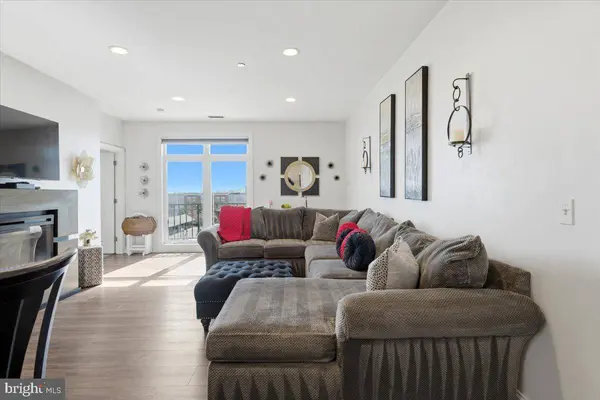 2 N COMMERCE SQ #405, Robbinsville, NJ 08691