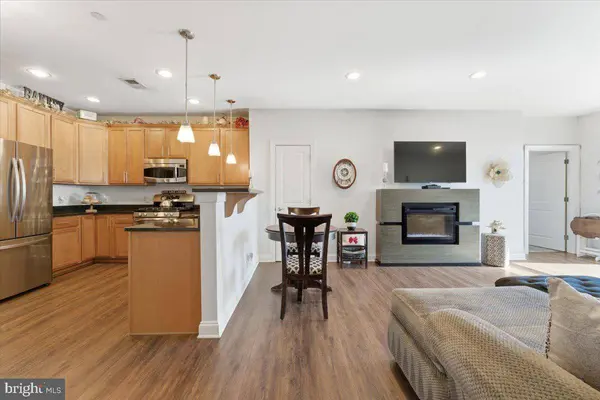 2 N COMMERCE SQ #405, Robbinsville, NJ 08691