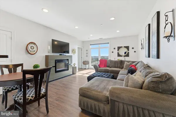 2 N COMMERCE SQ #405, Robbinsville, NJ 08691