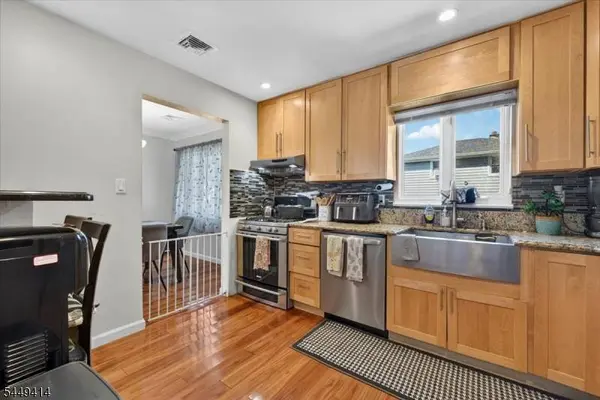 26 Cedar Dr, Rochelle Park Twp., NJ 07662