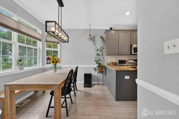 1008 Blossom CIR, South Brunswick, NJ 08810