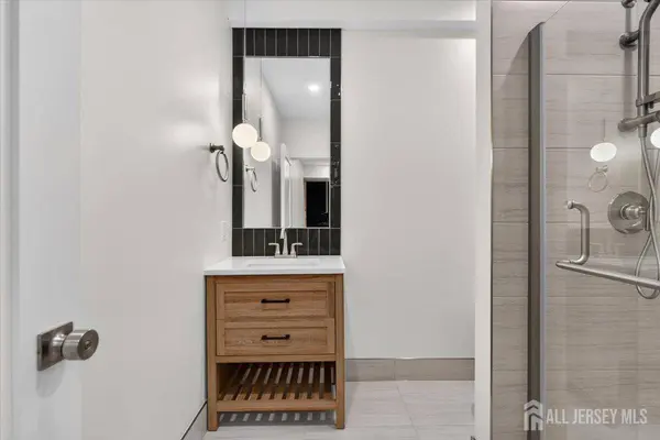 810 N 2nd AVE #1, Highland Park, NJ 08904