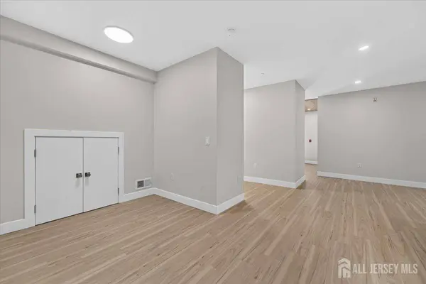 810 N 2nd AVE #1, Highland Park, NJ 08904
