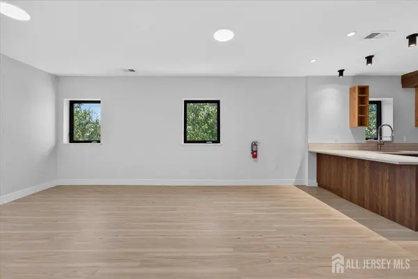 810 N 2nd AVE #4, Highland Park, NJ 08904