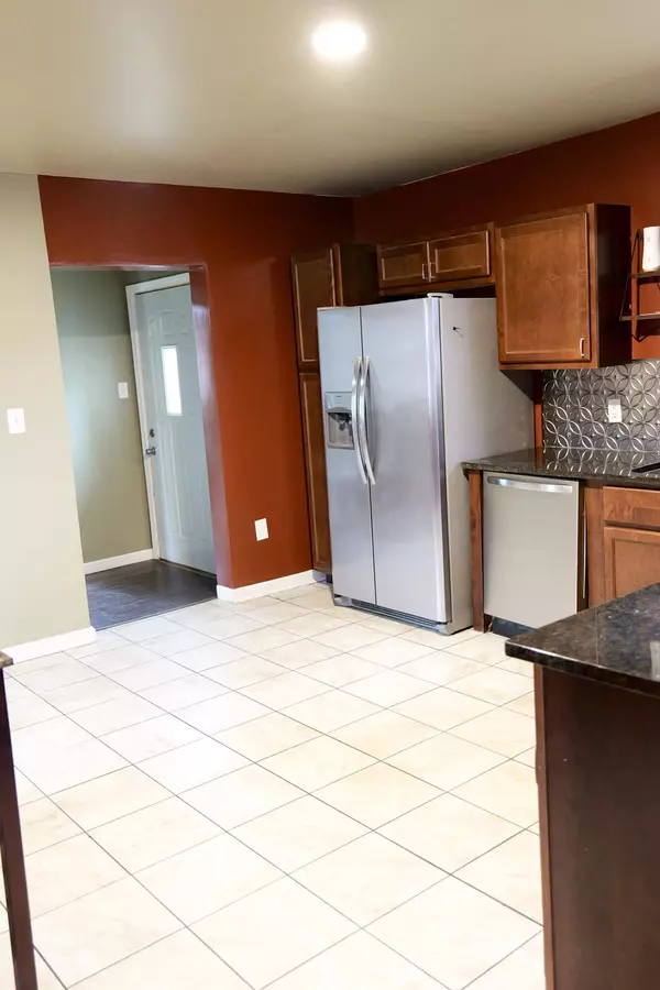 1400 43rd St, Kenosha, WI 53140