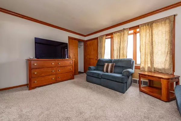 419 W Bottsford Ave, Milwaukee, WI 53207