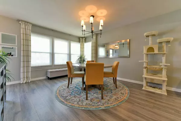 N84W15103 James Ave, Menomonee Falls, WI 53051