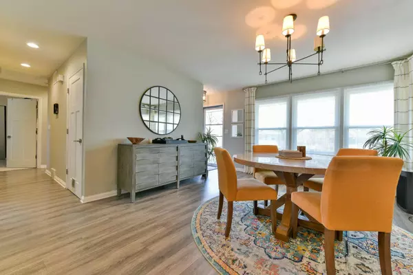 N84W15103 James Ave, Menomonee Falls, WI 53051