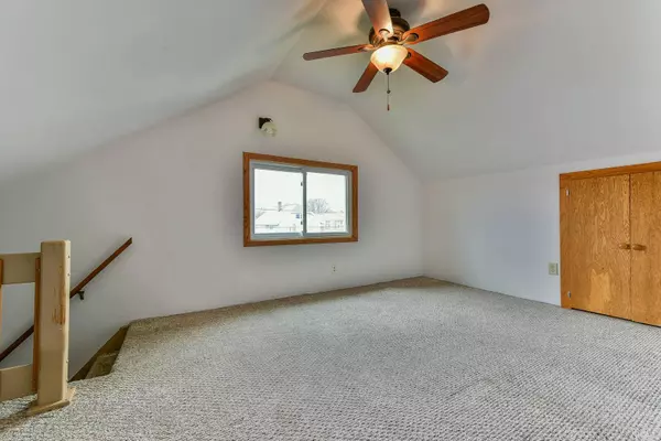 1317 S 75th St, West Allis, WI 53214