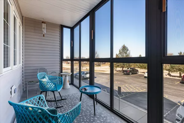 239 Oconomowoc Pkwy Unit 239, Oconomowoc, WI 53066