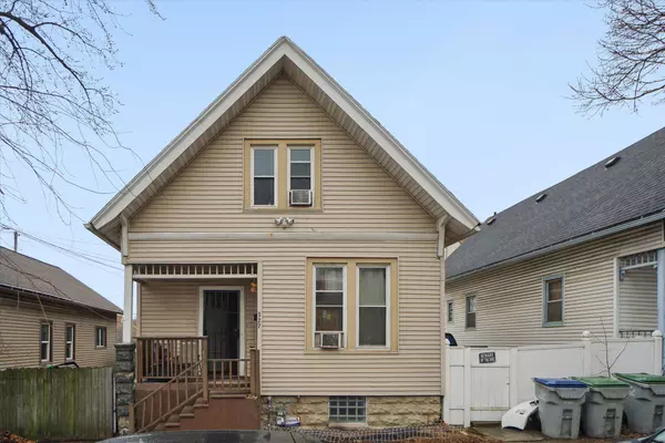 327 W Orchard St, Milwaukee, WI 53204