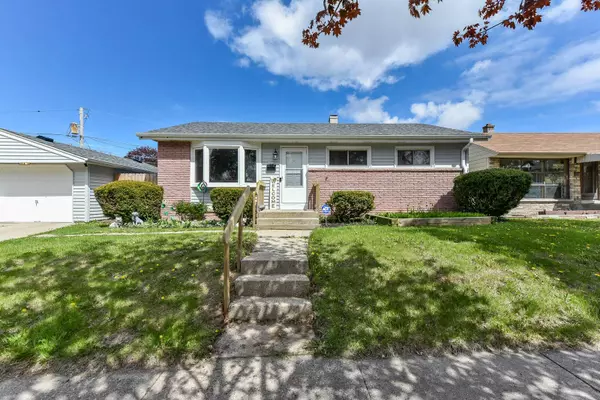 4450 N 82nd St, Milwaukee, WI 53218