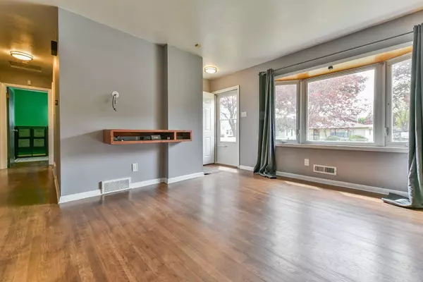 4450 N 82nd St, Milwaukee, WI 53218