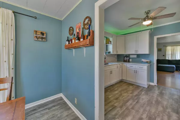 3818 E Barnard Ave, Cudahy, WI 53110