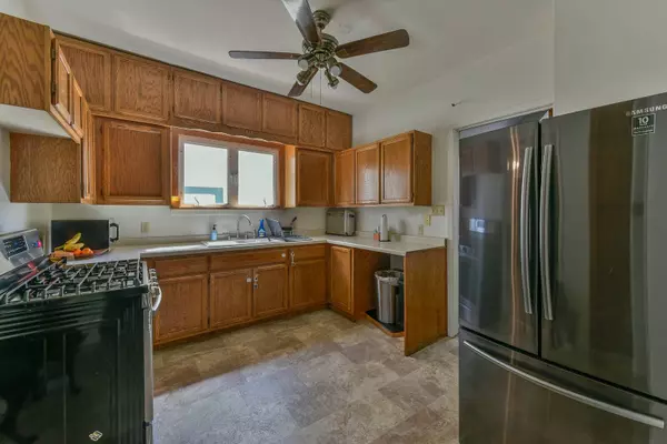 525 S 75th St, Milwaukee, WI 53214