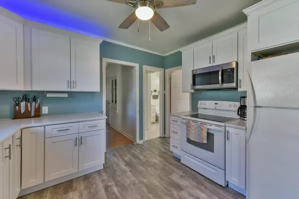 3818 E Barnard Ave, Cudahy, WI 53110